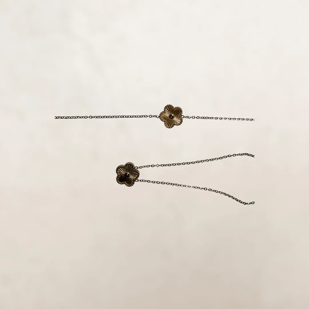 Five Petals Necklace and Bracelet thumbnail