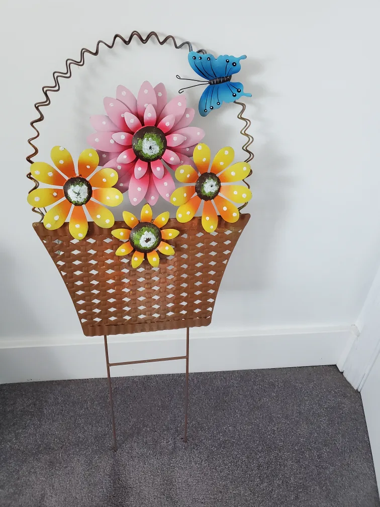 Metal Flower Basket Garden Stake thumbnail