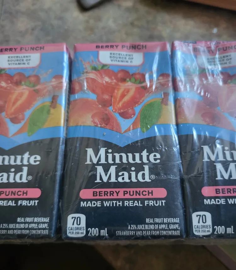 Minute Maid Berry Punch Juice Boxes (10 x 200ml) thumbnail
