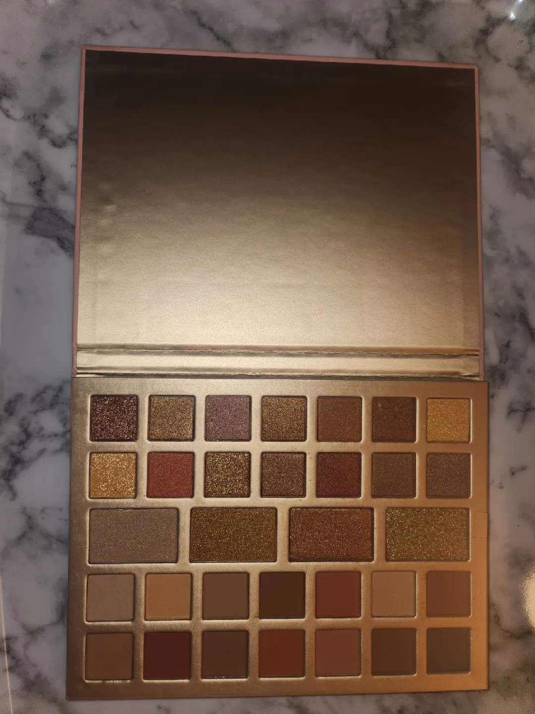 BNIB- Revolution Pro- Soft Glam Overnight Influencer Shadow Book image indicator(2)