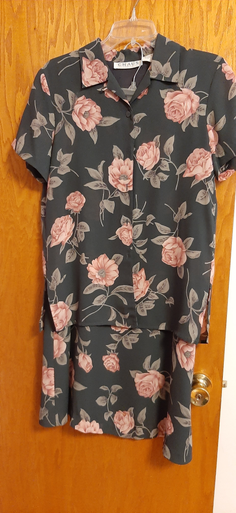 Chaus Petite Floral Blouse & Skirt Set