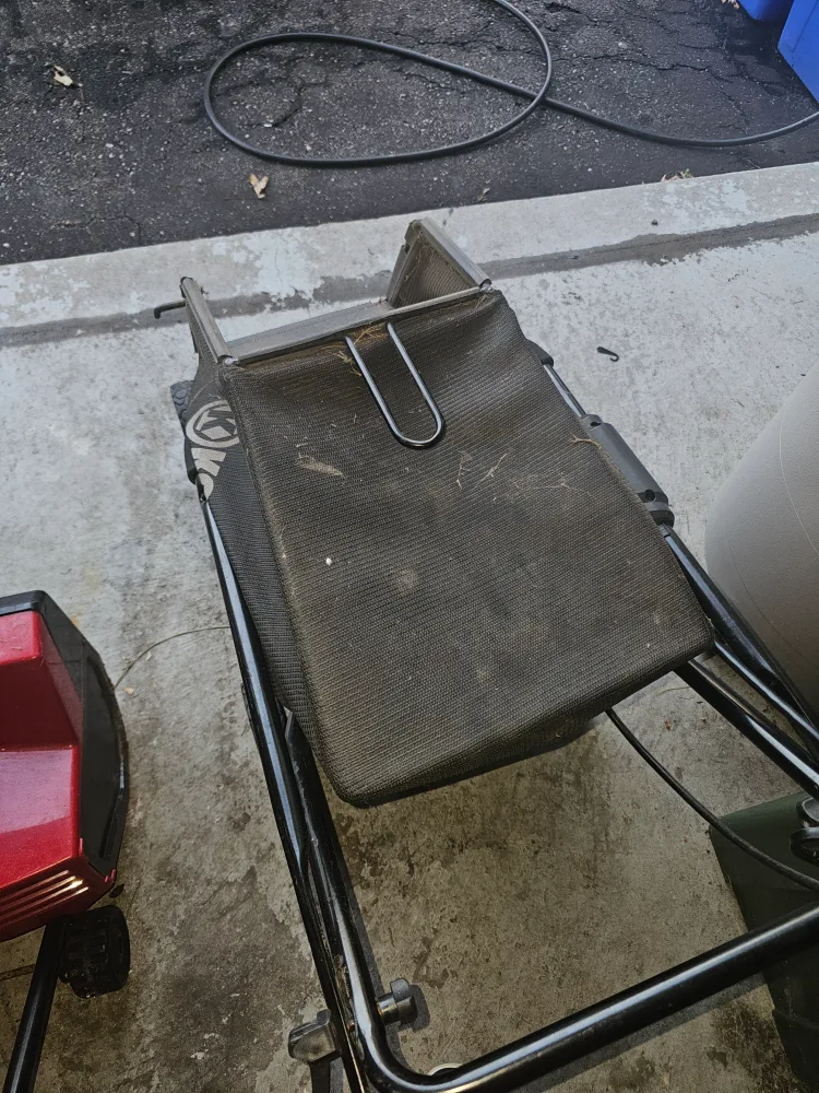 Kobalt 120V 16-Inch Electric Lawn Mower image indicator(3)