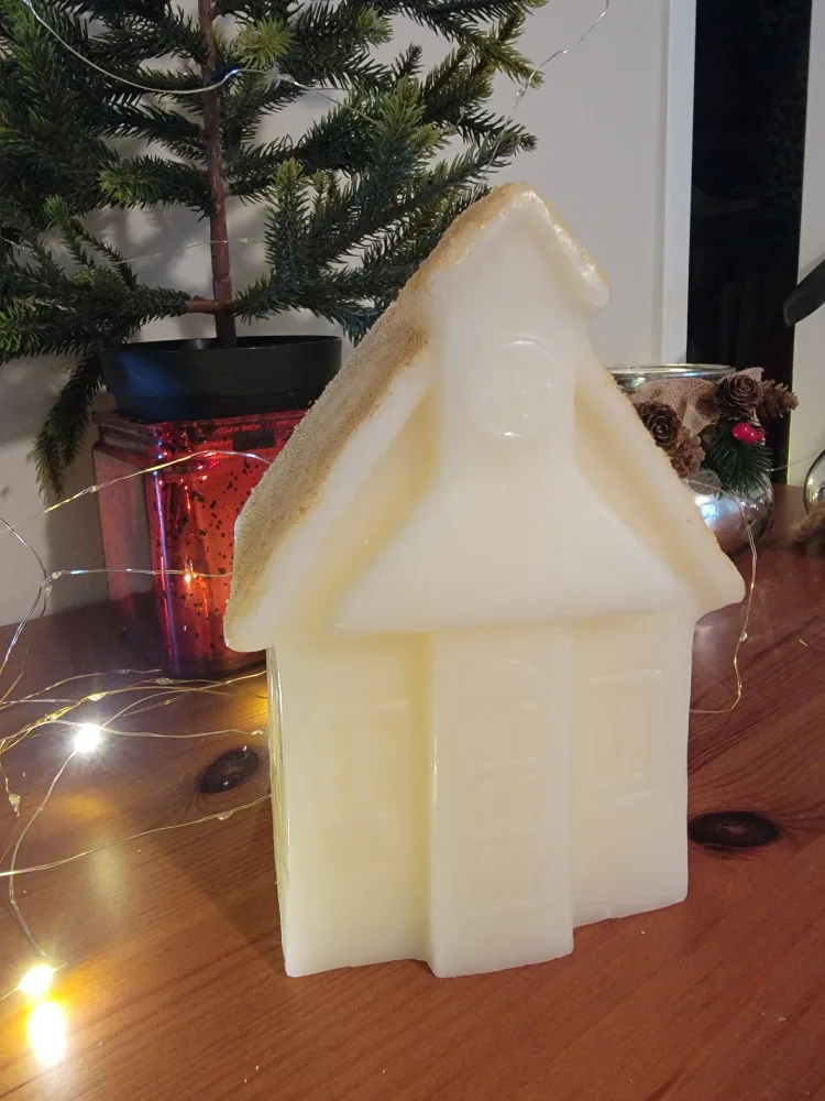 House Shaped Candle thumbnail