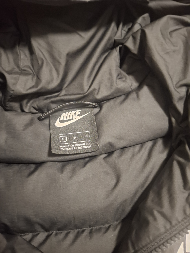 Nike Black Puffer Jacket - Size S - photo 2