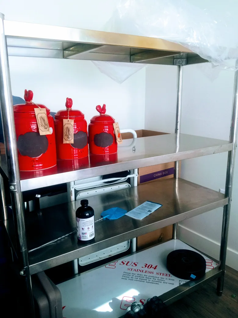 various items for sale ask for prices image indicator(2)