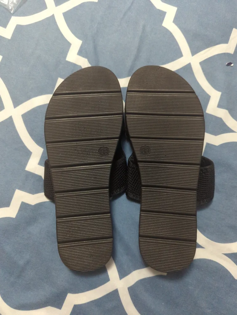 Black Flip Flops Size 38(7) image indicator(2)