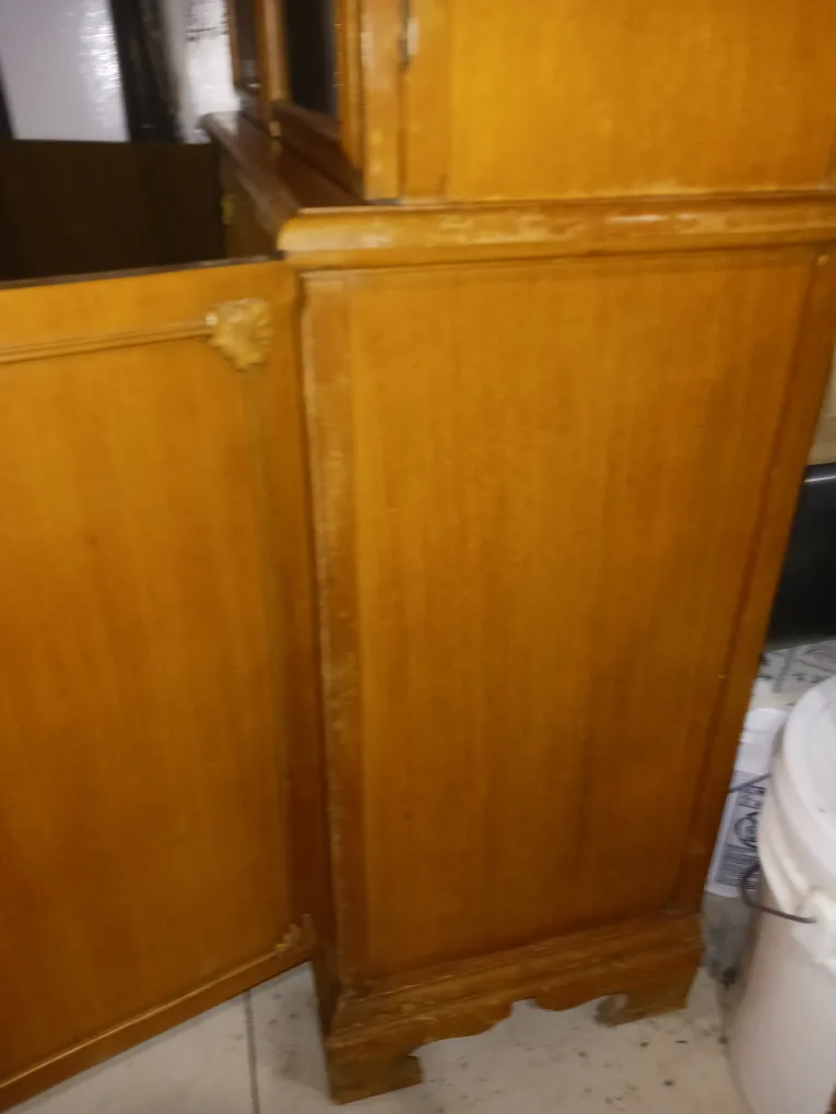Wooden China Cabinet - 34.5 w "x 67 h" image indicator(6)