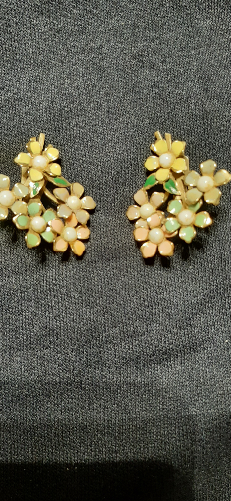 Vintage Floral Bouquet Clip-on Earrings