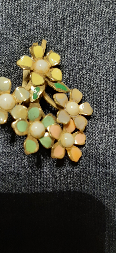 Vintage Floral Bouquet Clip-on Earrings - photo 3