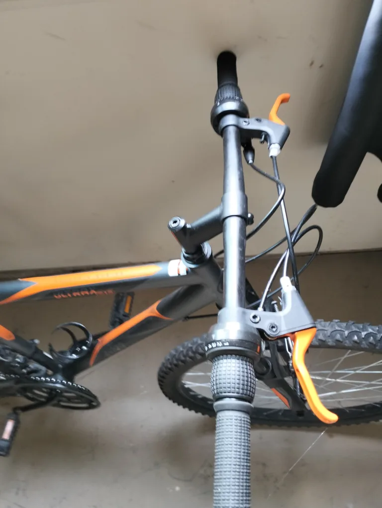 Avigo Ultra 26 Mountain Bike - Great Condition! image indicator(3)