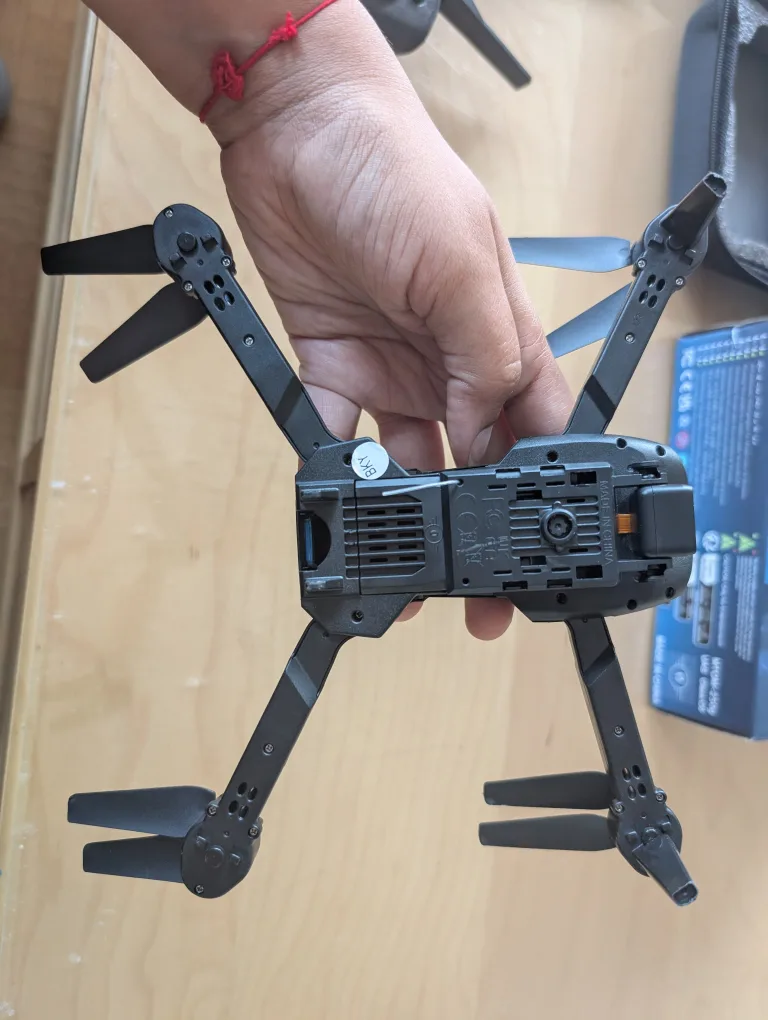 🥕Foldable Black Drone Pro with case! image indicator(4)