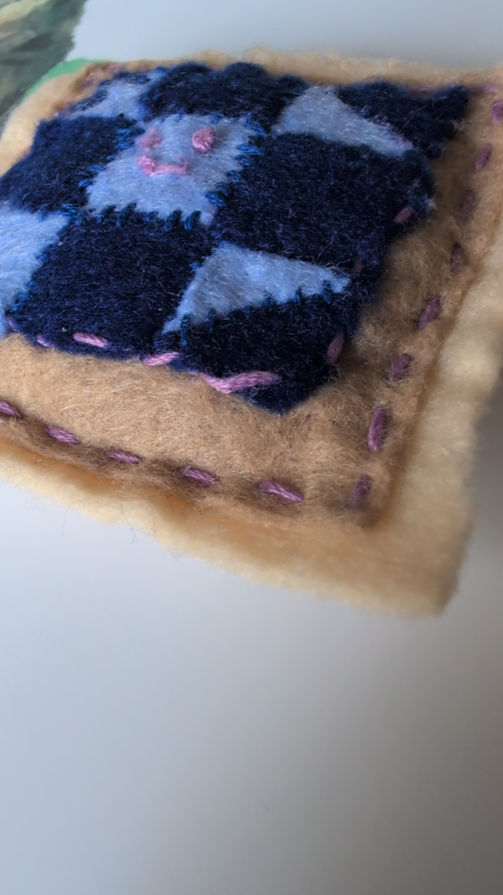 Handmade Patchwork Pincushion - photo 2