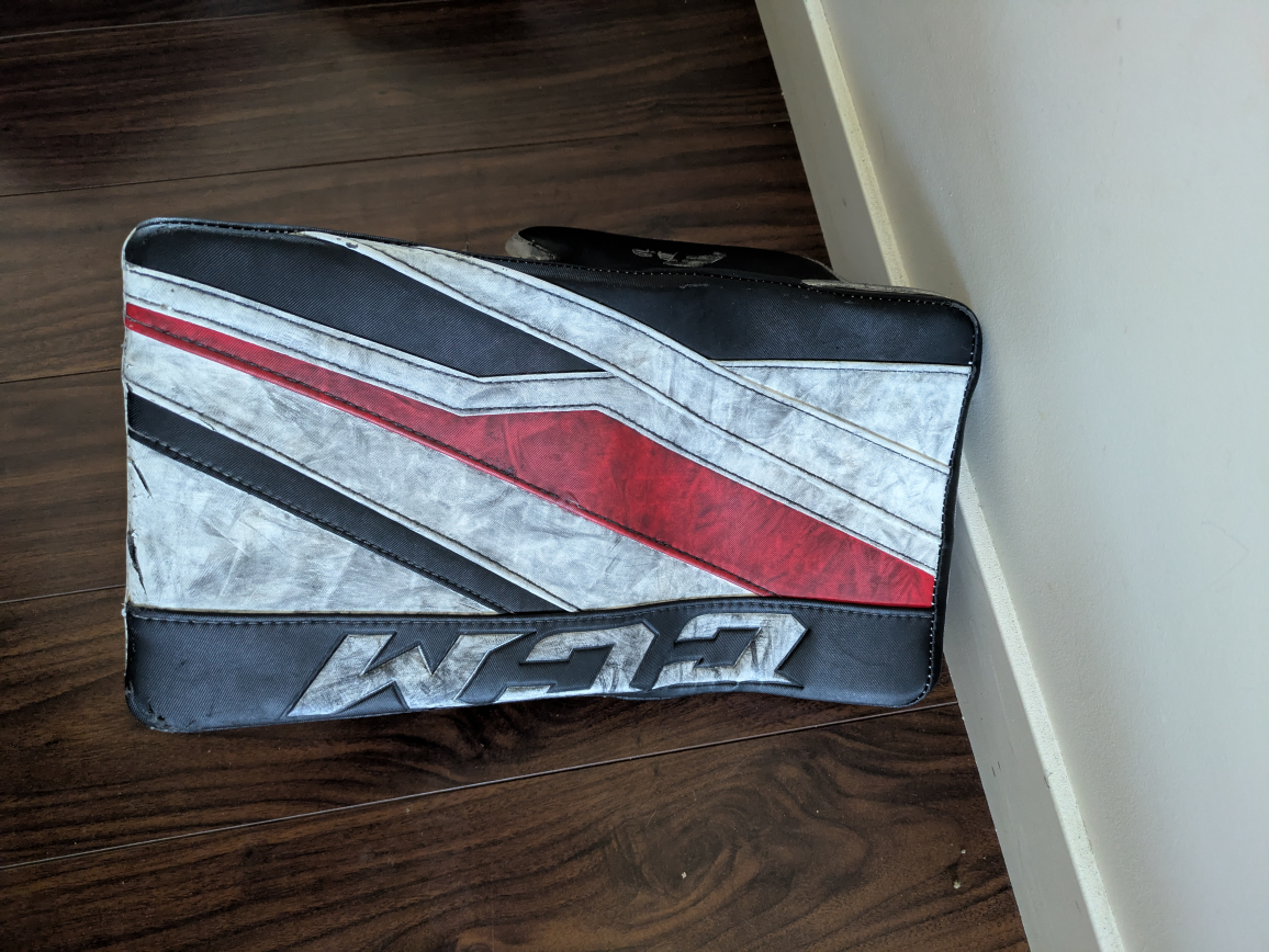 CCM E3.5 Glove and Blocker, Right-Hand Catch