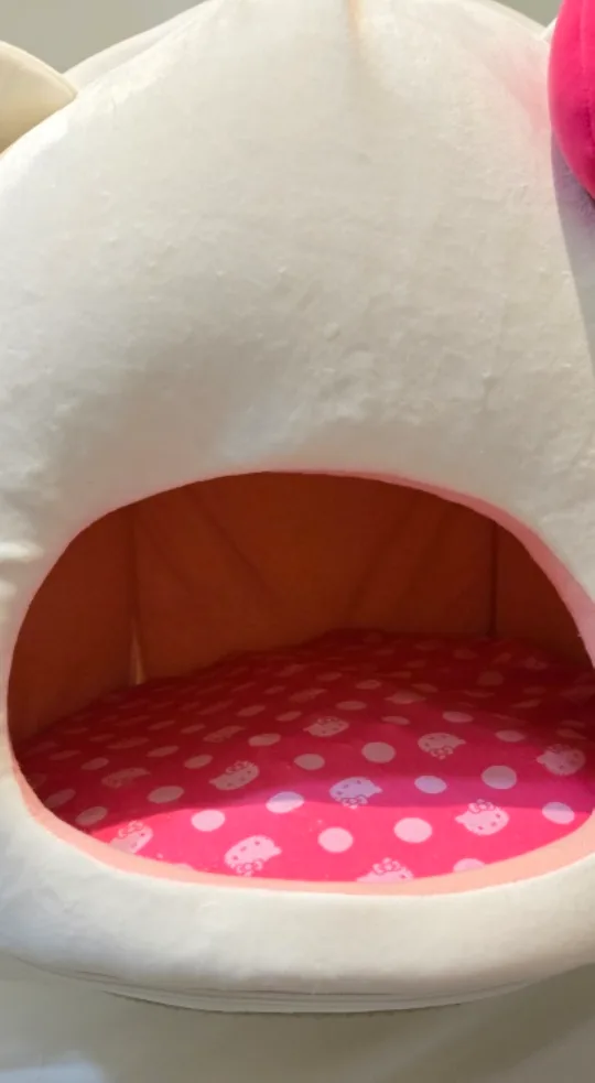 Hello Kitty Pet Cave Bed - Super Cute! image indicator(8)