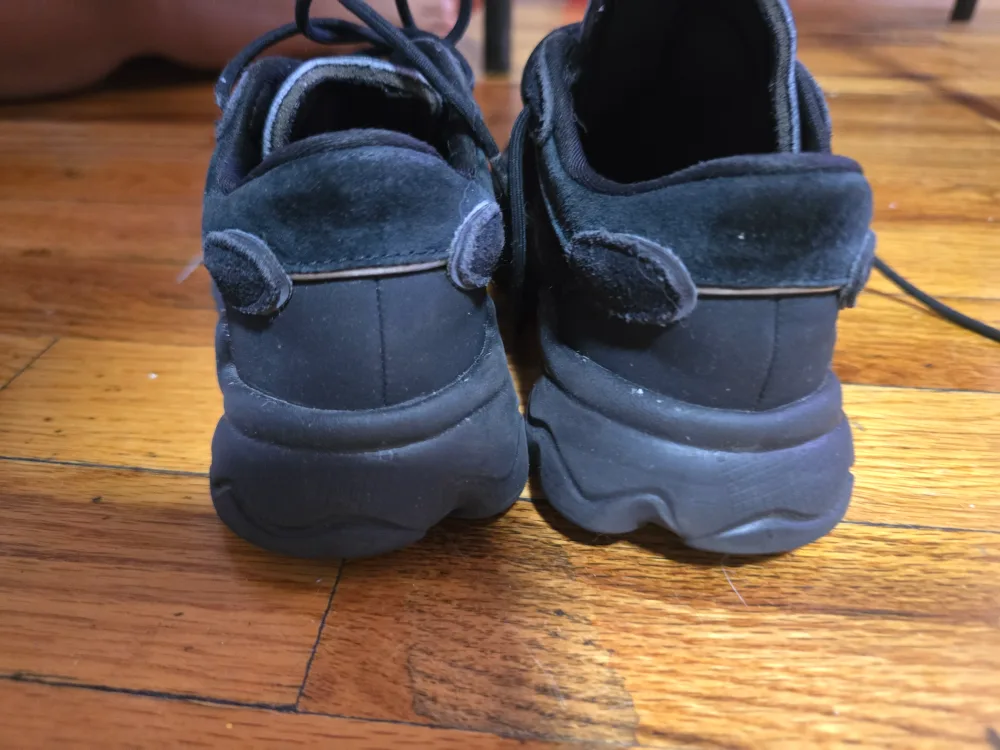[freecycle] Adidas Ozweego Black Sneakers - US 12K image indicator(3)