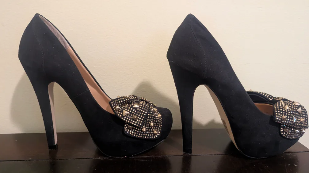 Material Girl Black Heels with Studded Bow image indicator(5)