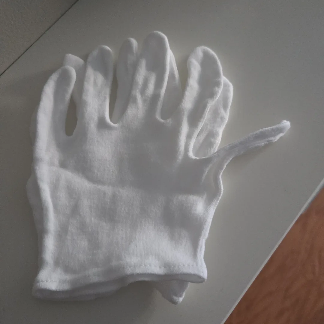 White Cotton Gloves thumbnail