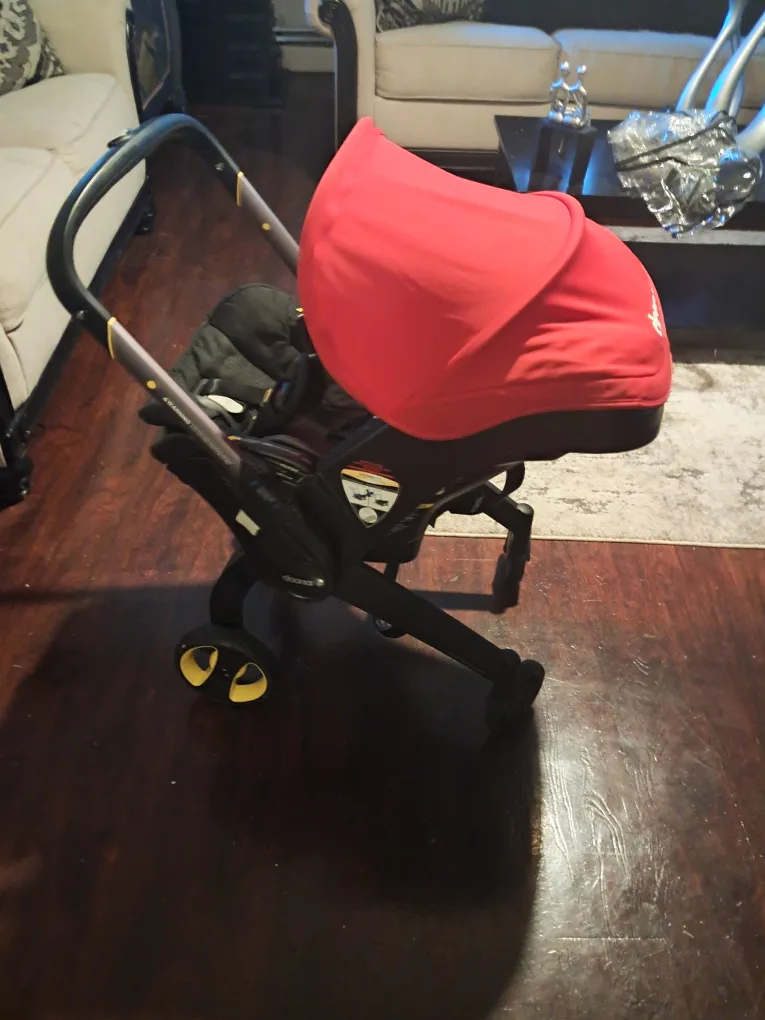 Doona Infant Car Seat Stroller + Base image indicator(3)