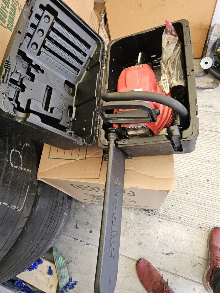 Homelite 4218C Chainsaw with Case - photo 2