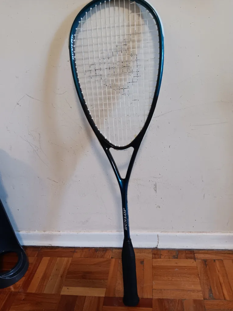Dunlop Pro Quake 400 Squash Racquet with Case image indicator(2)