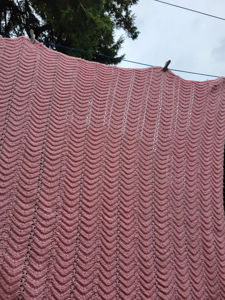 Pink Knitted Blanket. picnic Blankets image indicator(4)