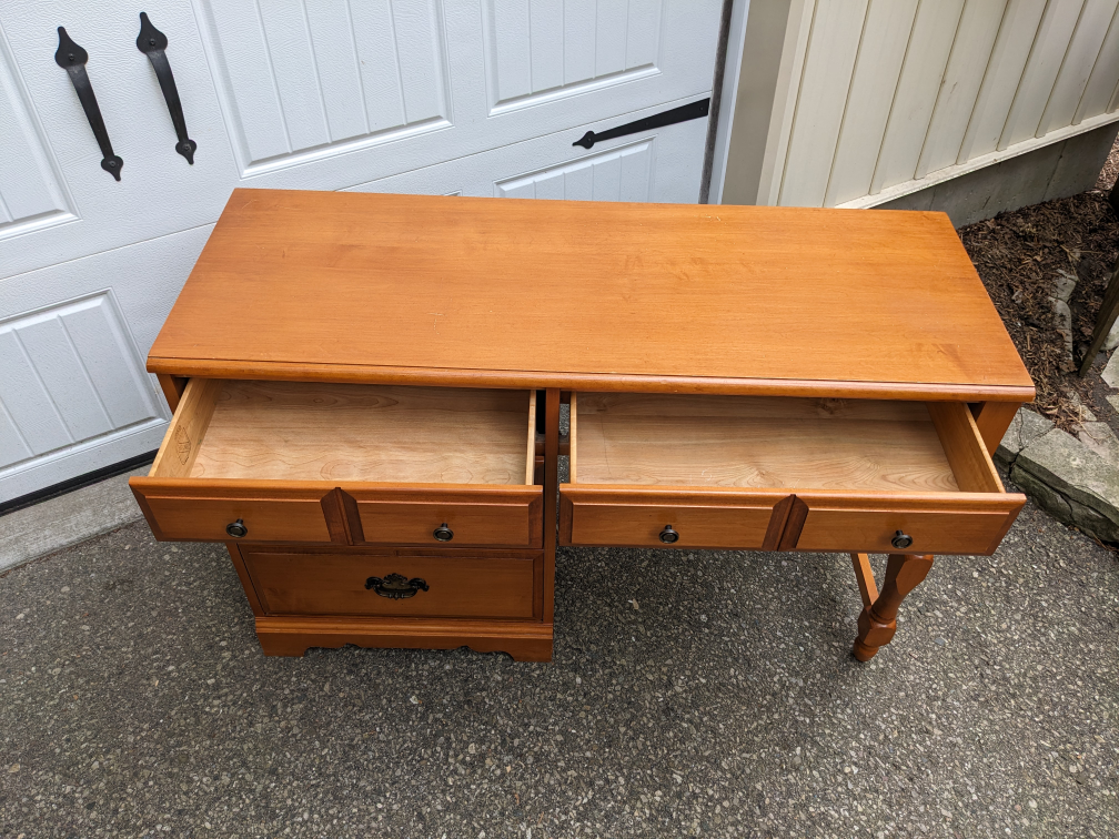 4 Drawer Desk in Solid Maple by Baronet Furniture - photo 4