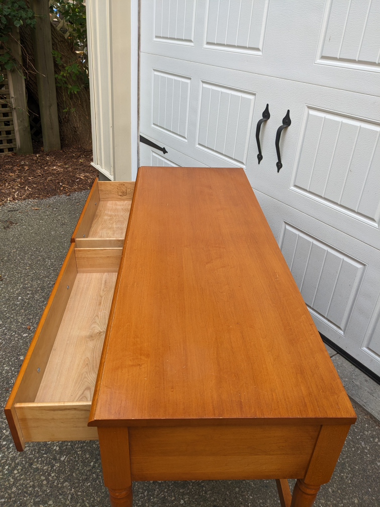 4 Drawer Desk in Solid Maple by Baronet Furniture - photo 5