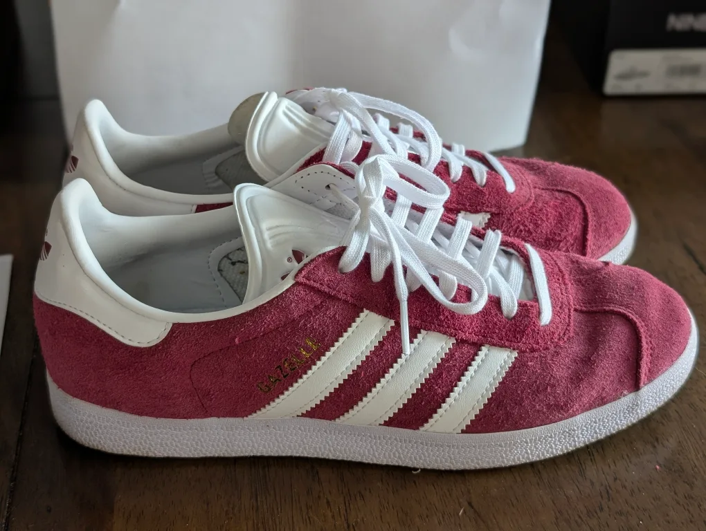 Adidas Gazelle Burgundy Sneakers - US 8 thumbnail