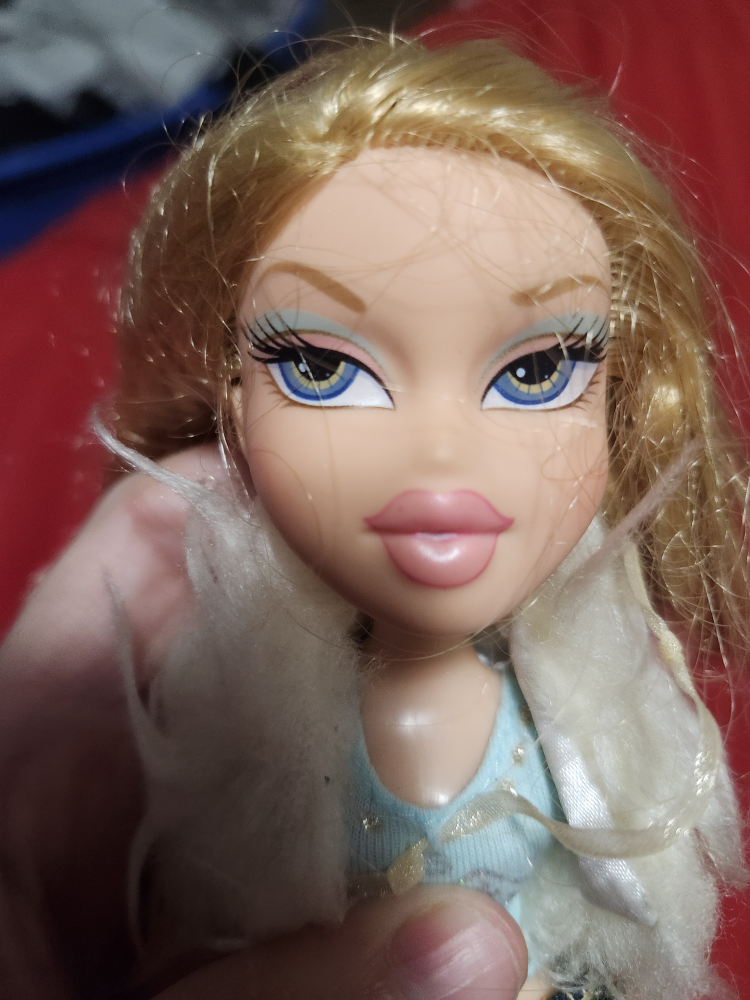 $25 bratz chloe doll - photo 3