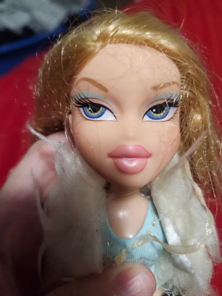 $25 bratz chloe doll image indicator(3)