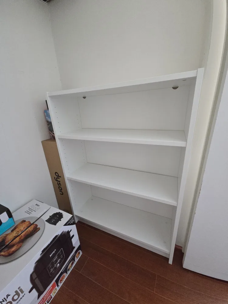 IKEA Billy White Bookcase image indicator(2)
