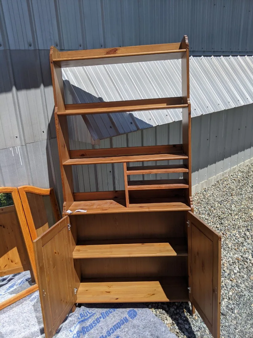 Wooden Hutch with Storage image indicator(2)