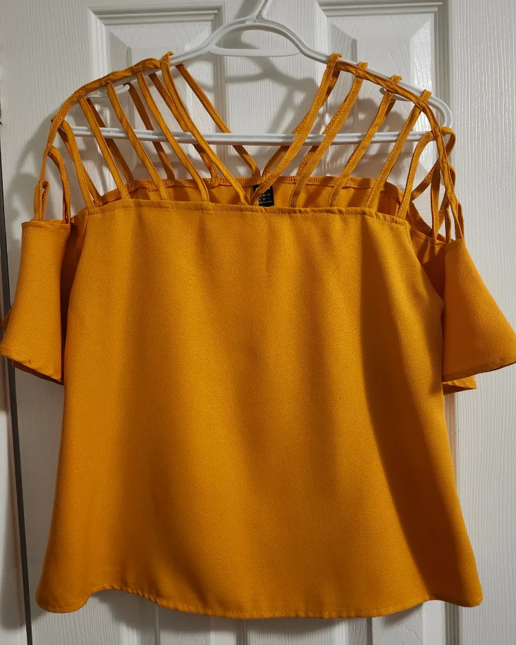 NEW Shein Strappy Yellow Top - Size S image indicator(5)