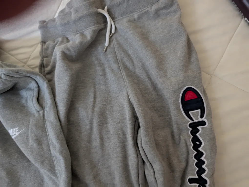 Nike, Champion, Levi's Grey Sweatpants - Size M image indicator(4)