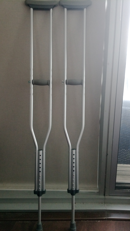 Adjustable Aluminum Crutches