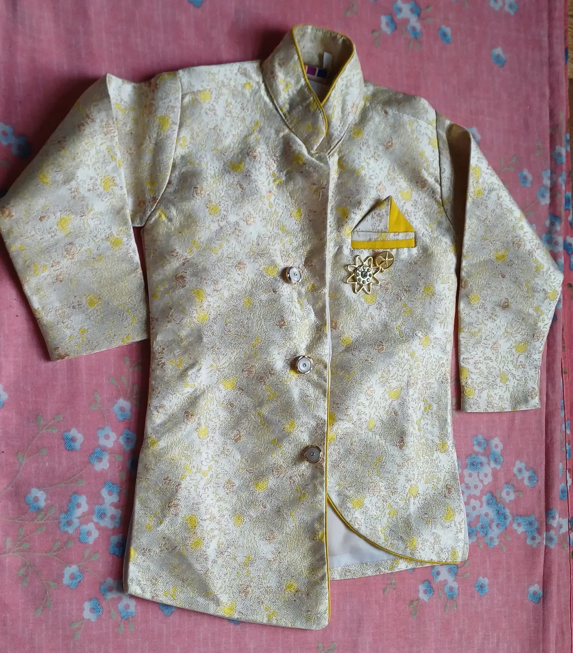 Kids' designer jacket image indicator(2)