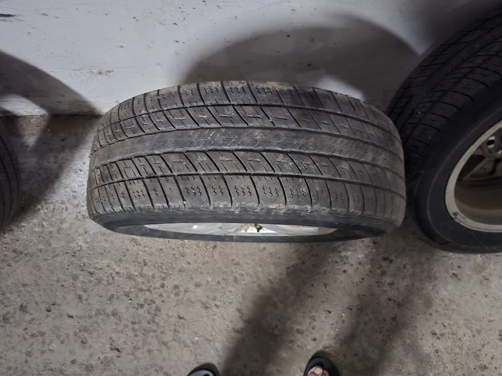 All season tires with Toyota rims, Sienna 2013 Manual & Lock Key image indicator(3)