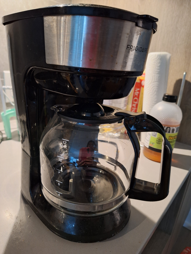 Frigidaire Coffee Maker - photo 2