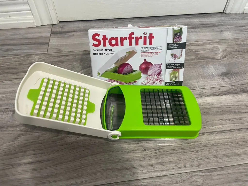 Starfrit Onion Chopper - Like New! thumbnail