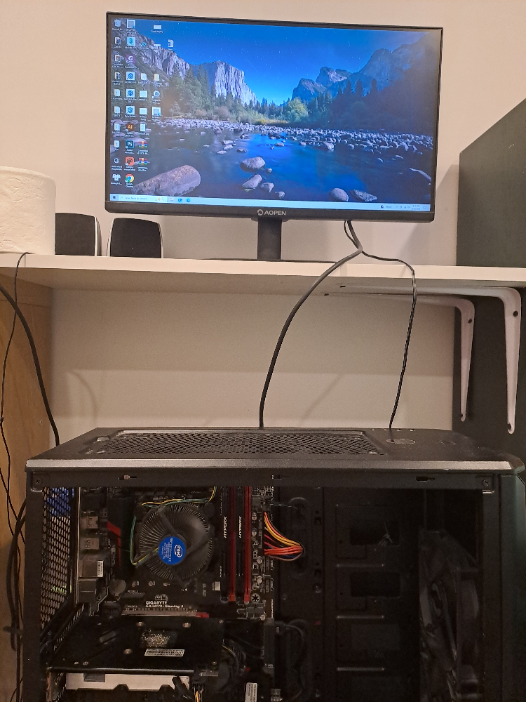 Custom Built PC - Gigabyte Motherboard, Intel CPU