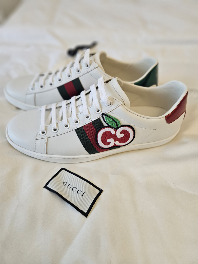 Gucci Ace Sneaker with Cherry Patch Size 39 - photo 5