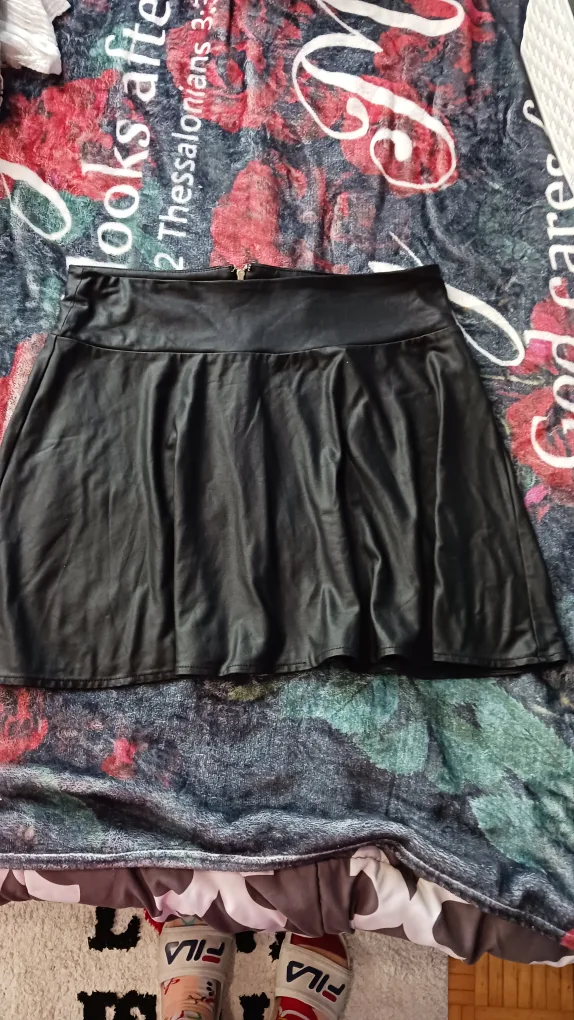 Forever 21 Black Skirt - Size L thumbnail