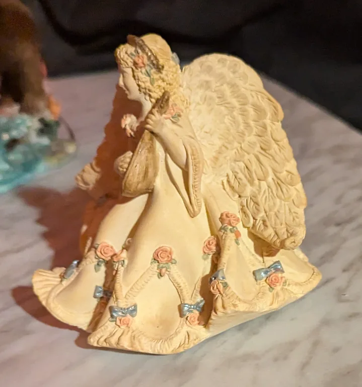 United Design Candle Lights Angel Figurine image indicator(2)