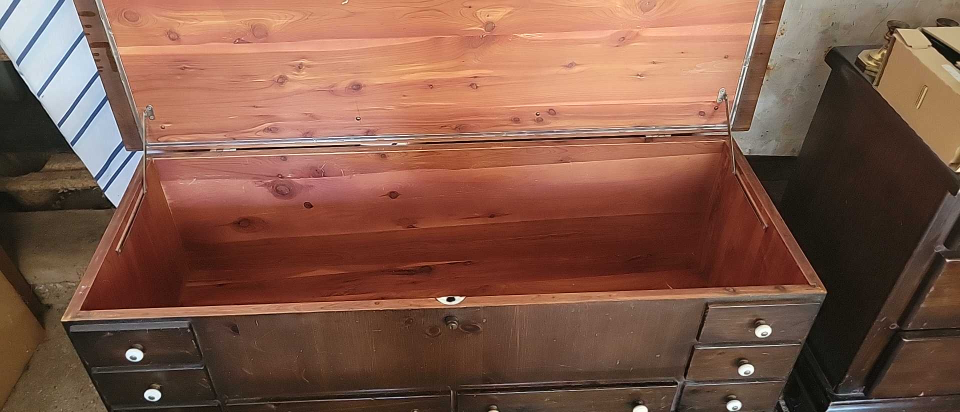 Lane brand Cedar Chest/blanket storage - photo 2