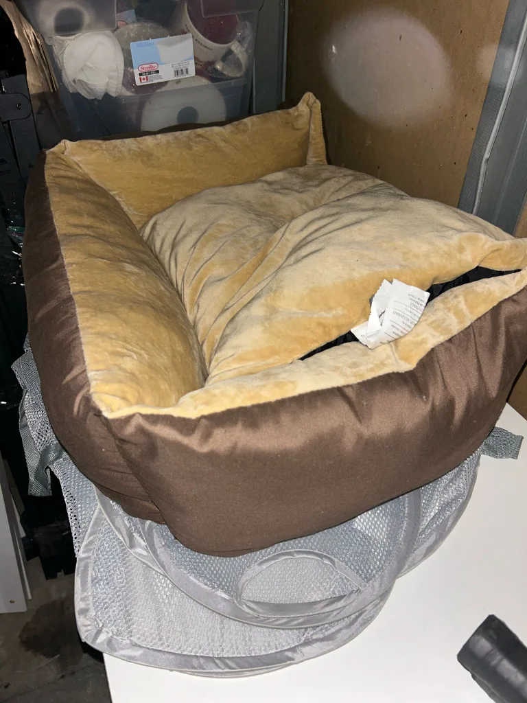 heated Cozy Brown & Beige Pet Bed thumbnail