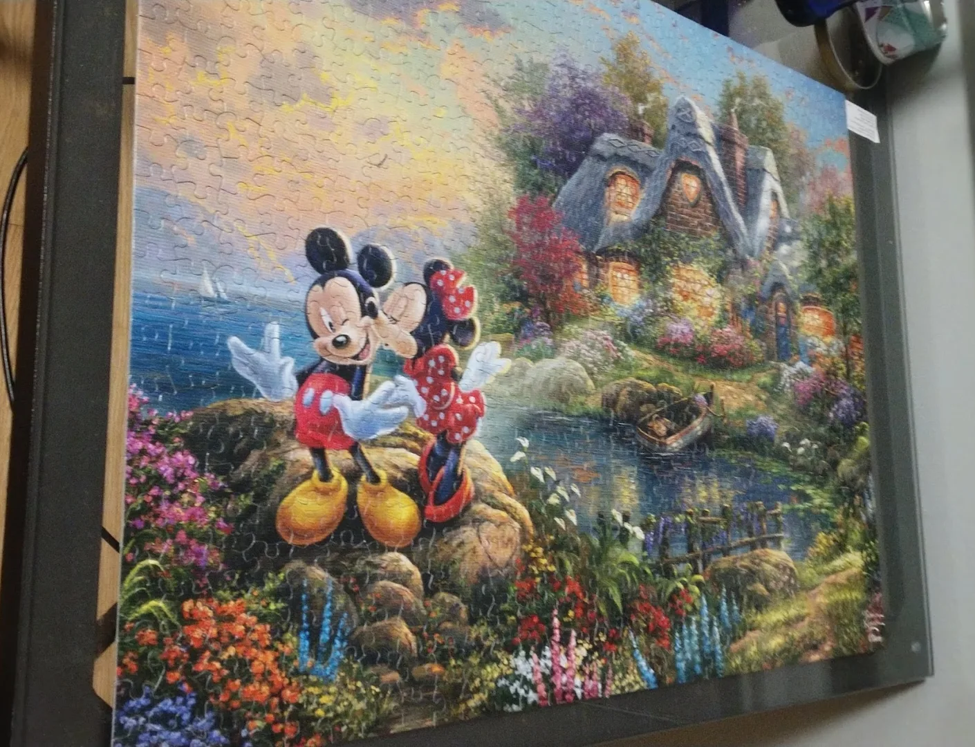 Disney Thomas Kinkade Mickey & Minnie Sweetheart Campfire Puzzle thumbnail