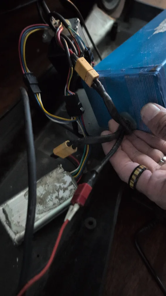 Li-ion E-Scooter 48V 12AH Battery/multi adapter charger image indicator(2)