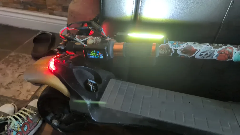 Li-ion E-Scooter 48V 12AH Battery/multi adapter charger image indicator(5)