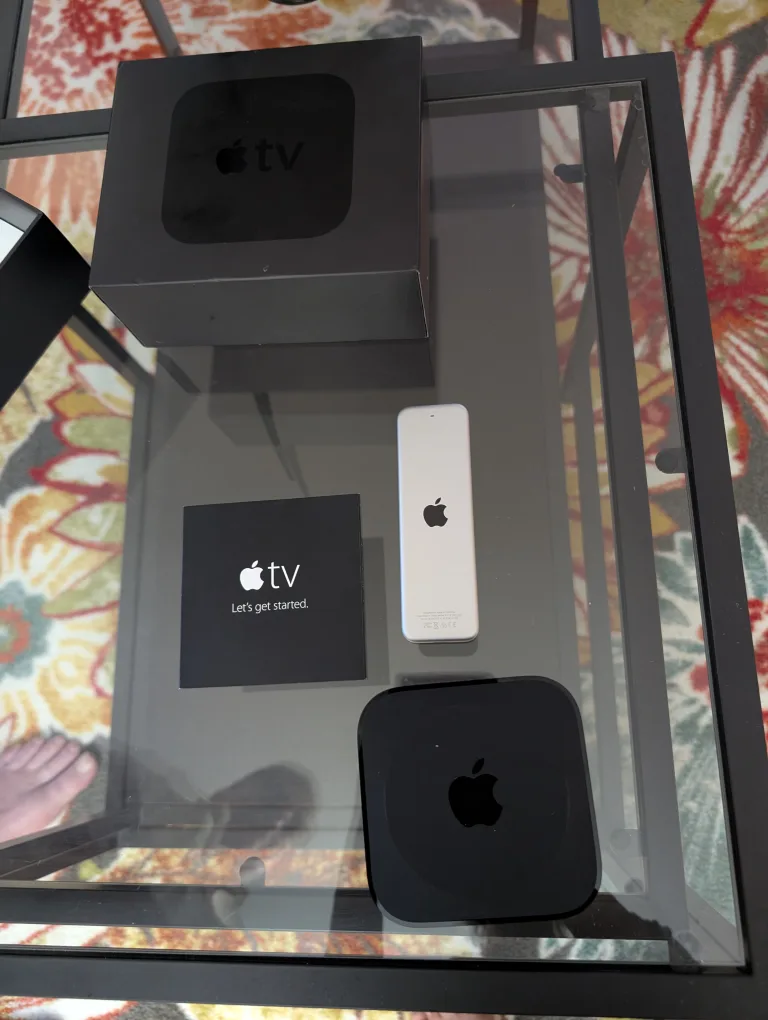 Apple TV with Box and Remote image indicator(6)