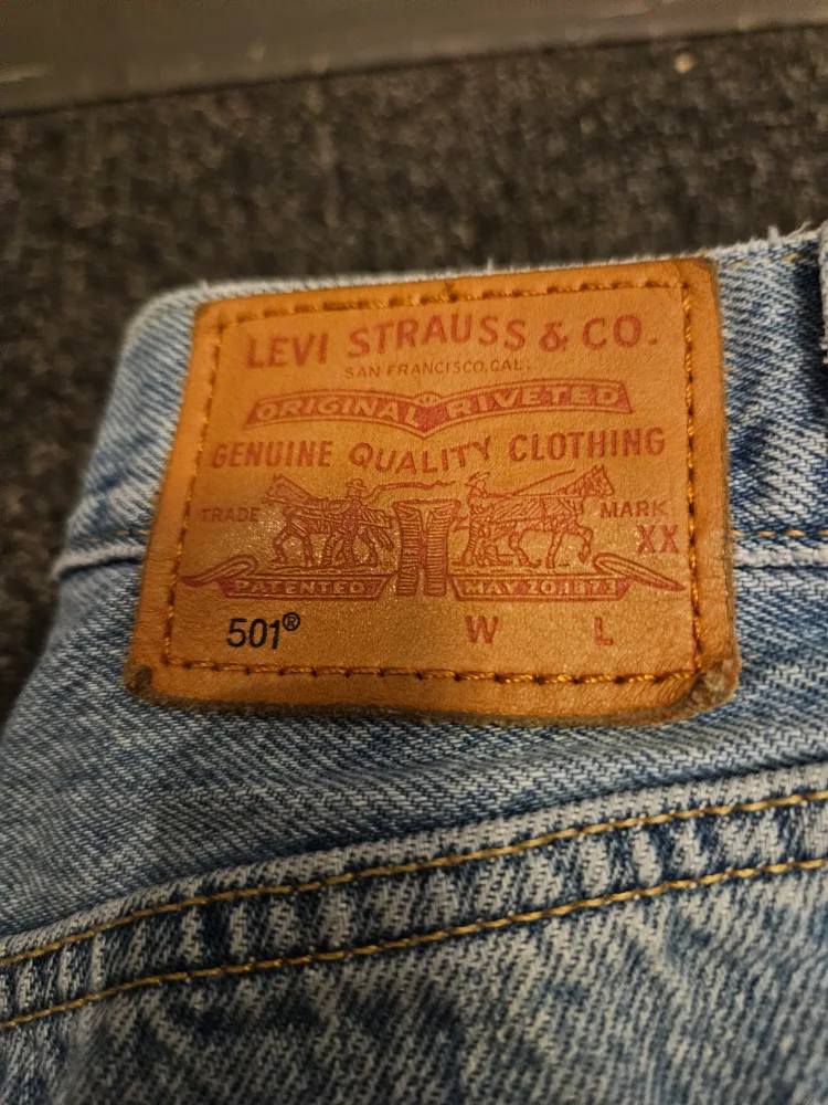 Levi's 501 Jeans - Size W27 L30 image indicator(3)